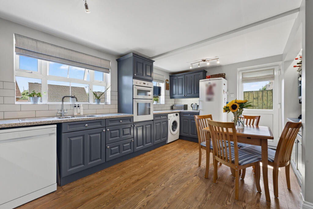 House in Burton Latimer - View 5