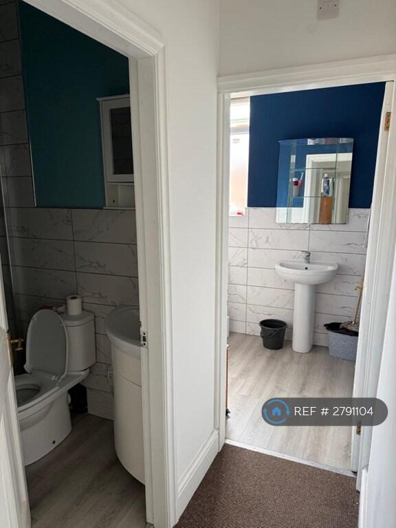 1 bedroom house share for rent
