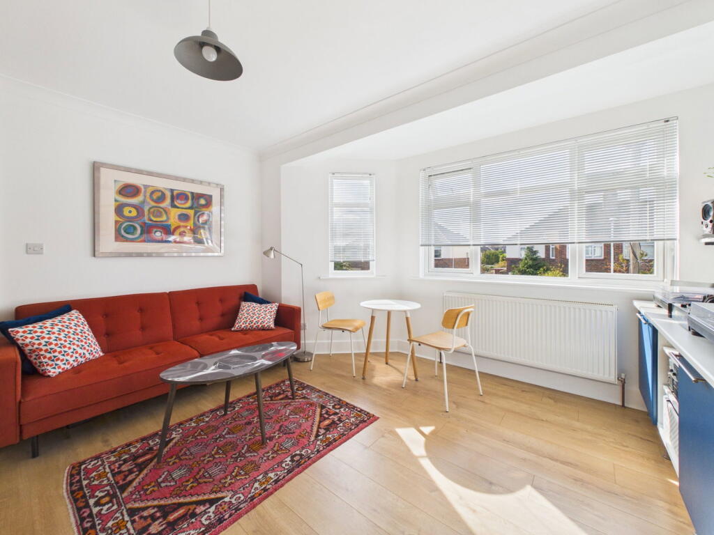 Apartment in Worthing, Broadwater - View 5
