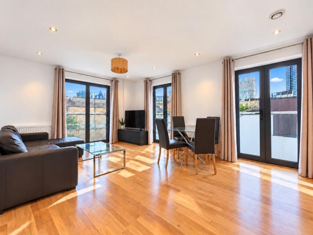 2-bed flat on Calvin Street, Spitalfields, E1, £550,000