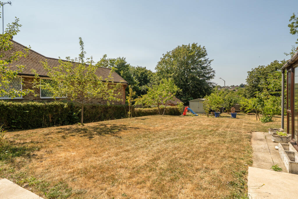 House in Slough, Chalfont St Peter - View 4