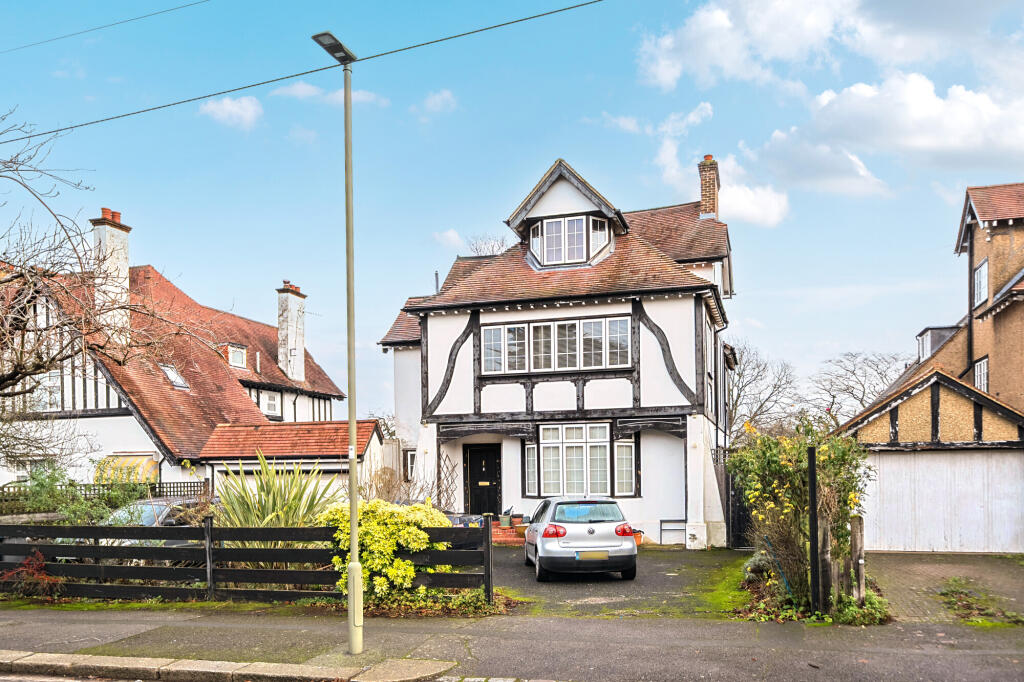 Main image of property: Lyonsdown Avenue, New Barnet, EN5