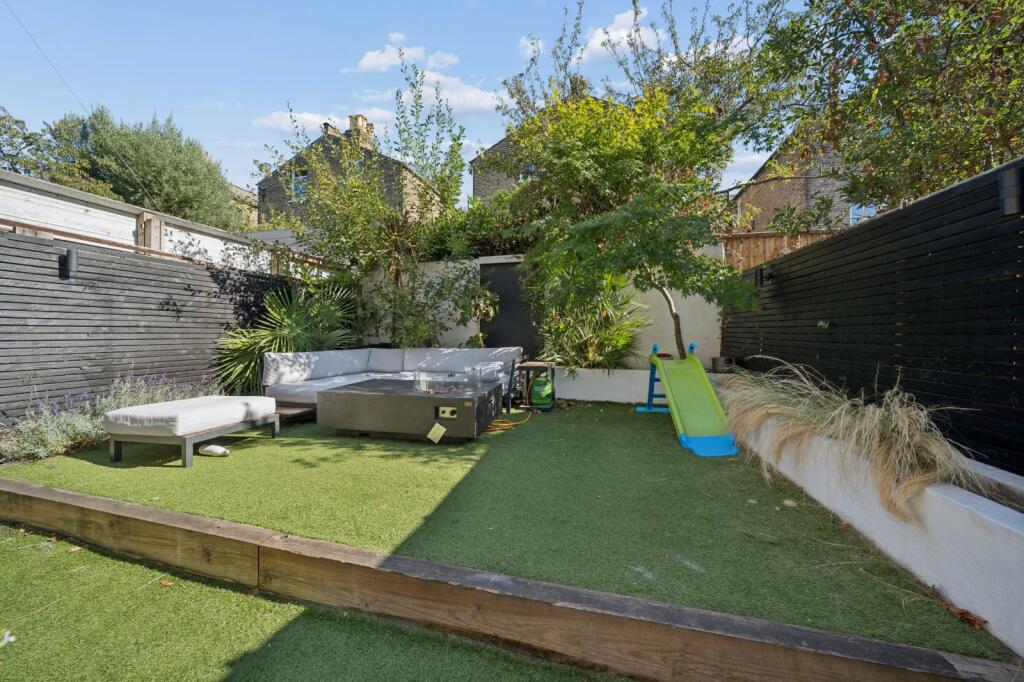 Apartment in London - View 4