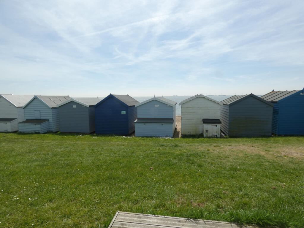 Studio other on West Mersea, CO5 8BP, £47,000