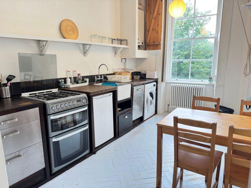 Apartment in Glasgow, Queen's Cross, North Woodside - View 4