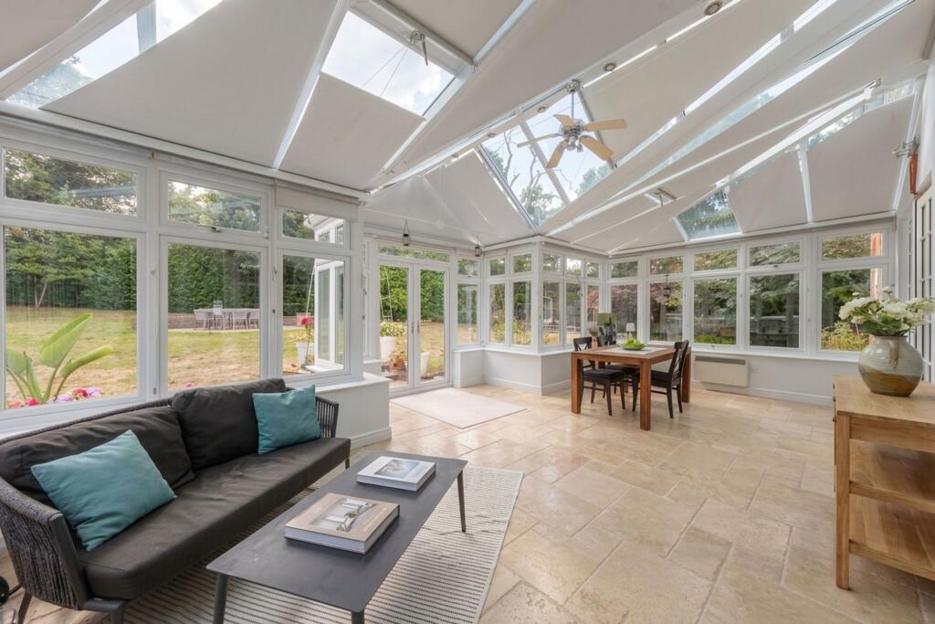 House in Croydon - More