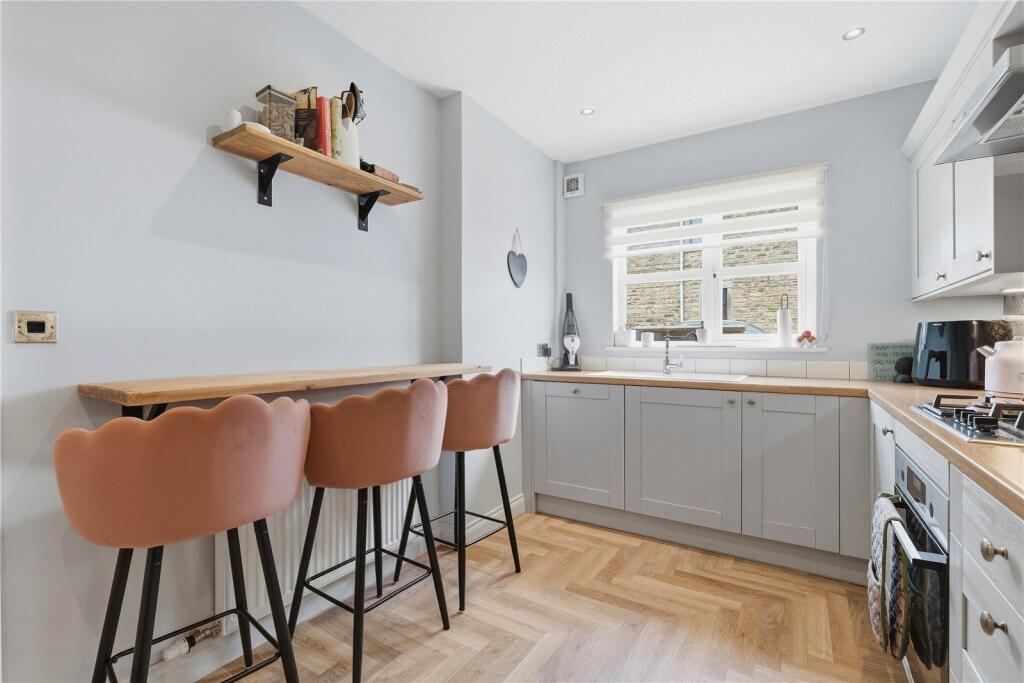 Carr Road, Barnoldswick, Lancashire, BB18 - View 6