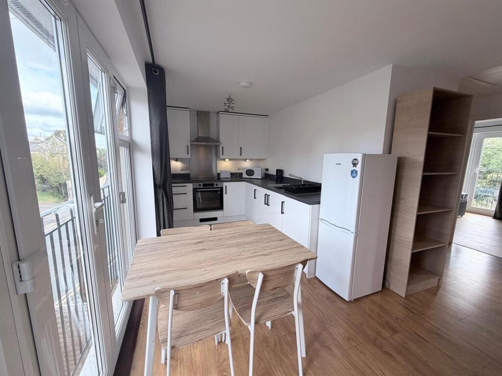Apartment in Swindon - View 3