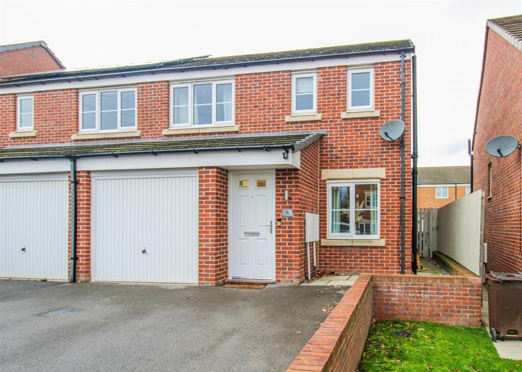3-bed semi-detached on Rock House Way, Ossett, £295,000