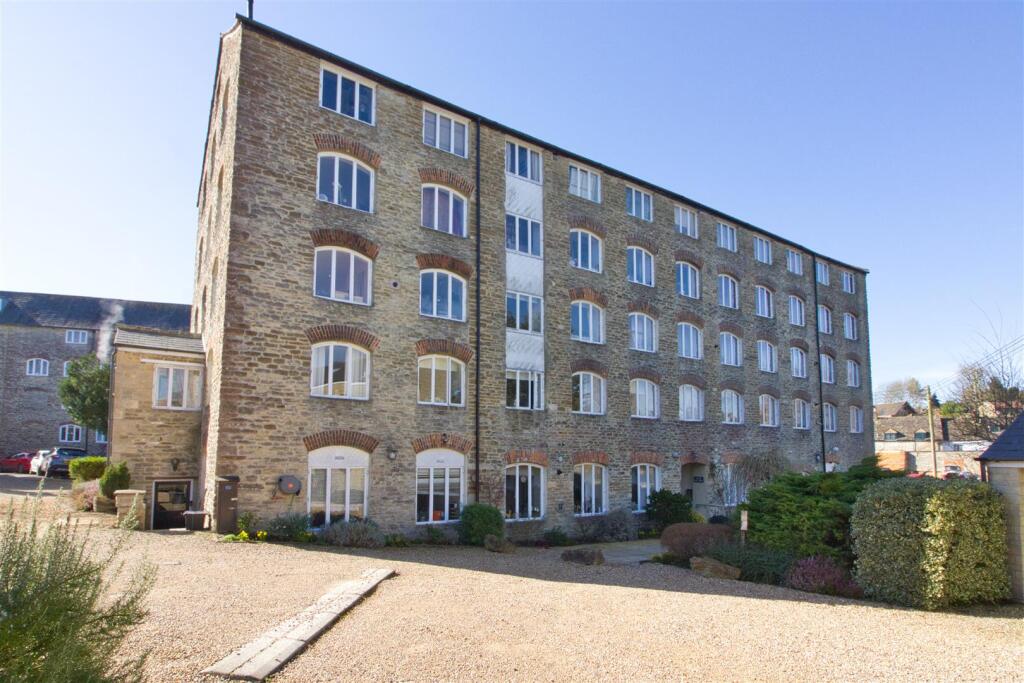 Main image of property: 13 Inner Silk Mills, Malmesbury
