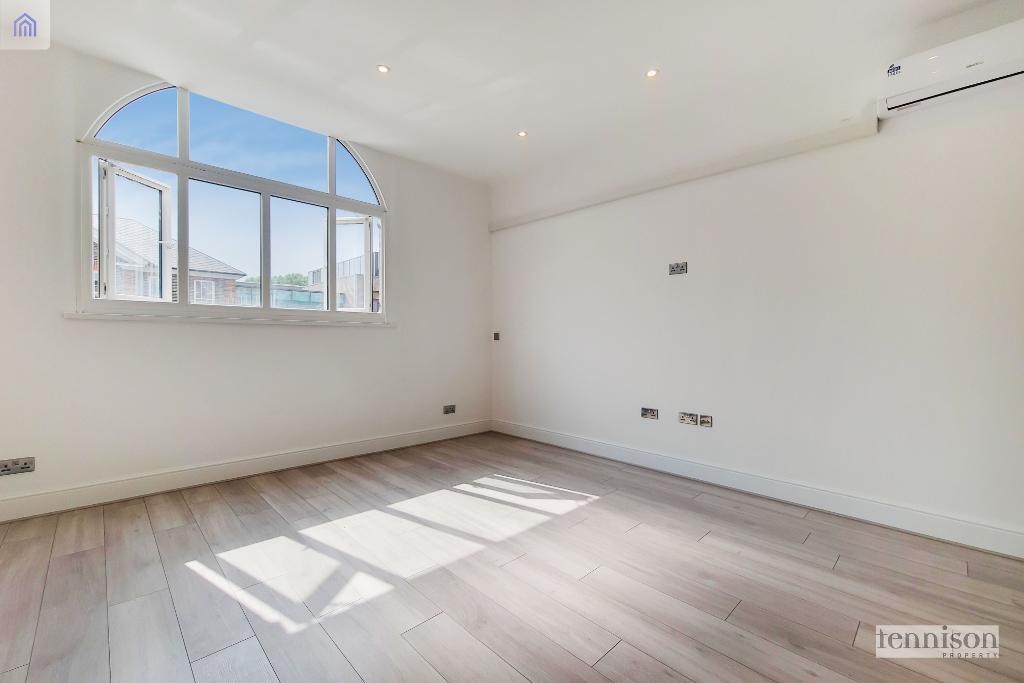 Apartment in London, Merton Park - View 4