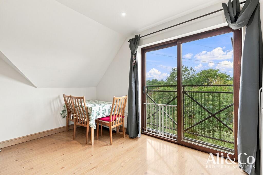 Apartment in Chafford Hundred - More