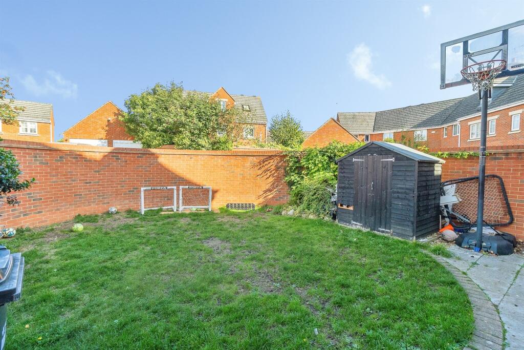 House in Woburn Sands, City of Milton Keynes - View 3
