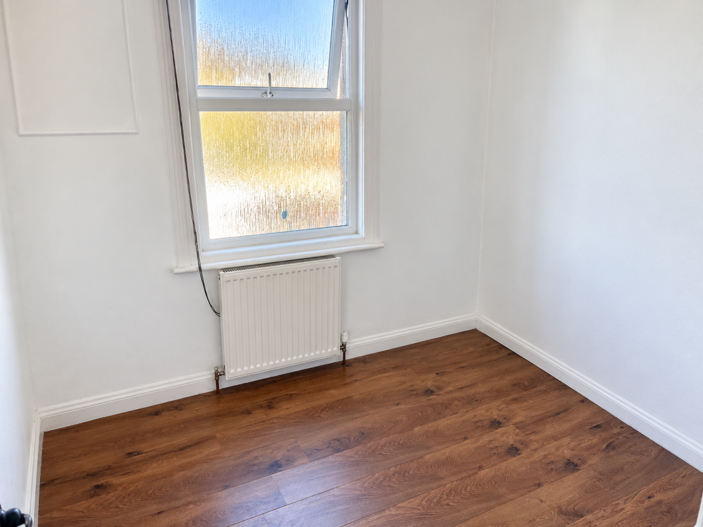 House in Romford - More