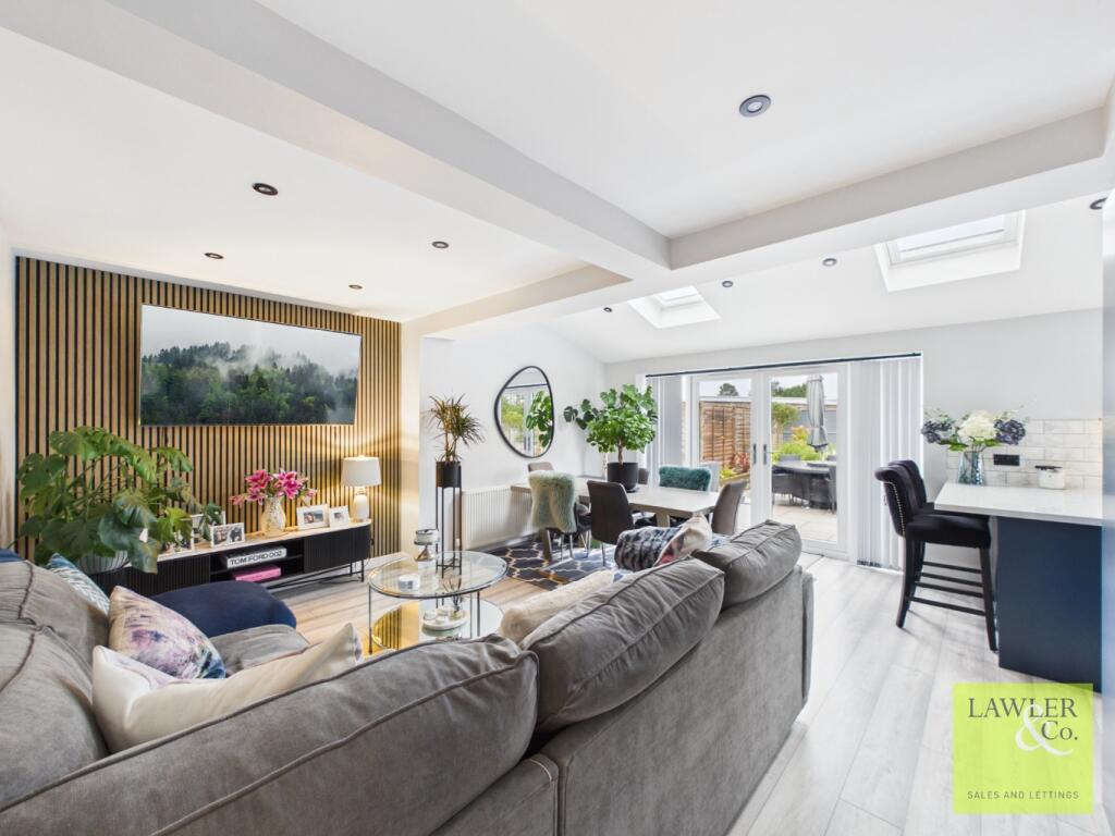 Chatsworth Road, Hazel Grove, Stockport, Cheshire, SK7 6BT photo 4