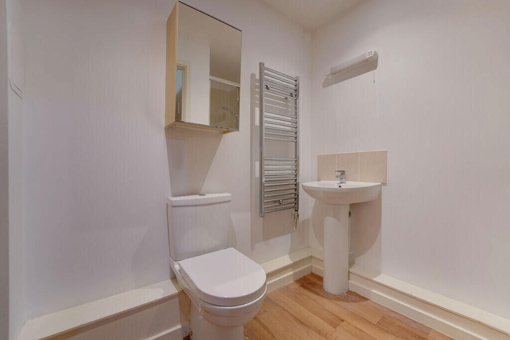 Apartment in Milton Keynes, Bedford - View 4