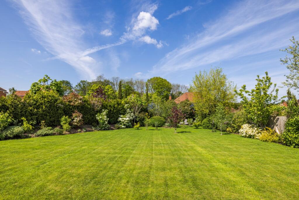 House in Waverley, Cranleigh - View 3