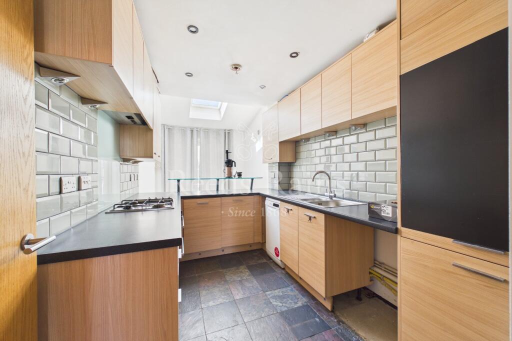 Waterstone Way, Greenhithe, Kent, DA9 photo 2