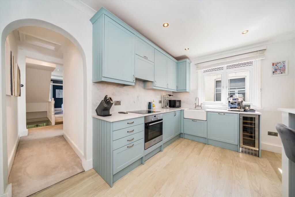 Apartment in London - View 5
