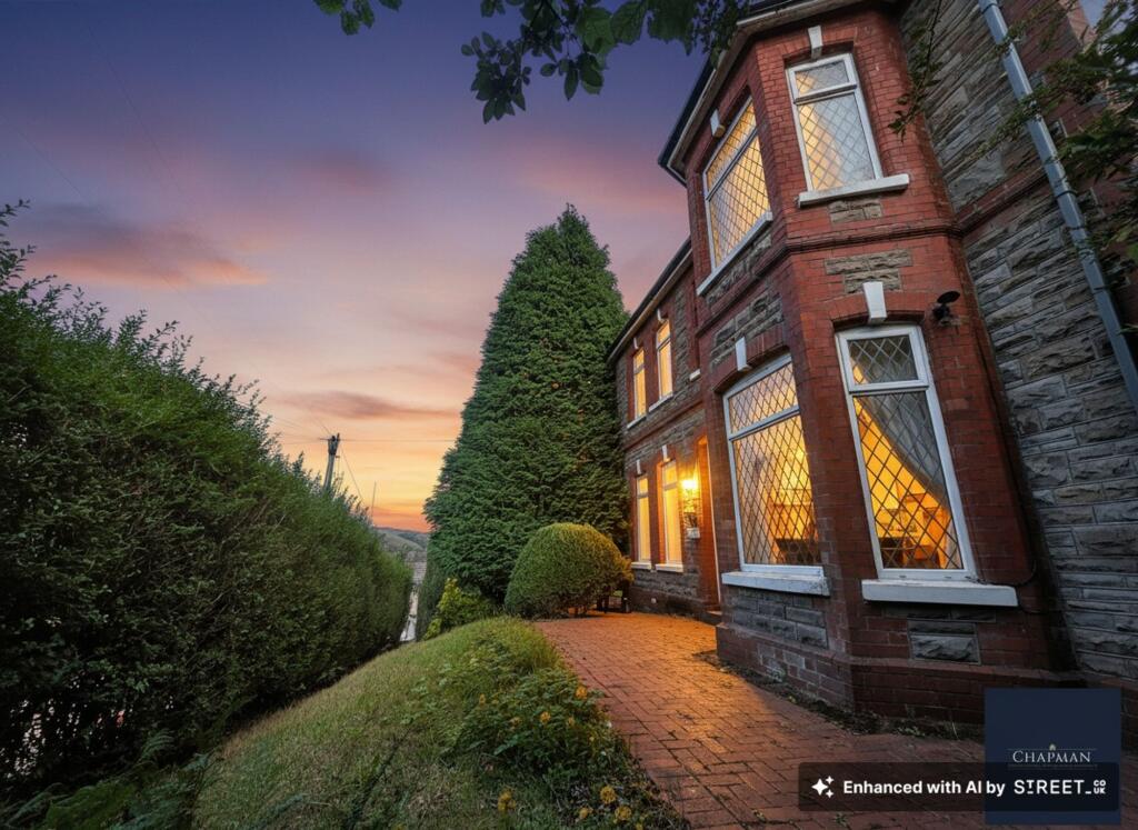 House in Porth, Cymmer - View 2