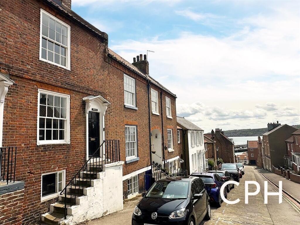 4 bedroom terraced house for sale in Castlegate, Scarborough, YO11