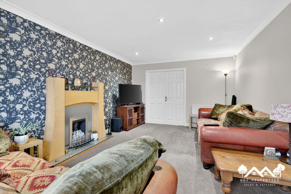 Metcalfe Close, Fernhurst, Blackburn, BB2 4FQ photo 3