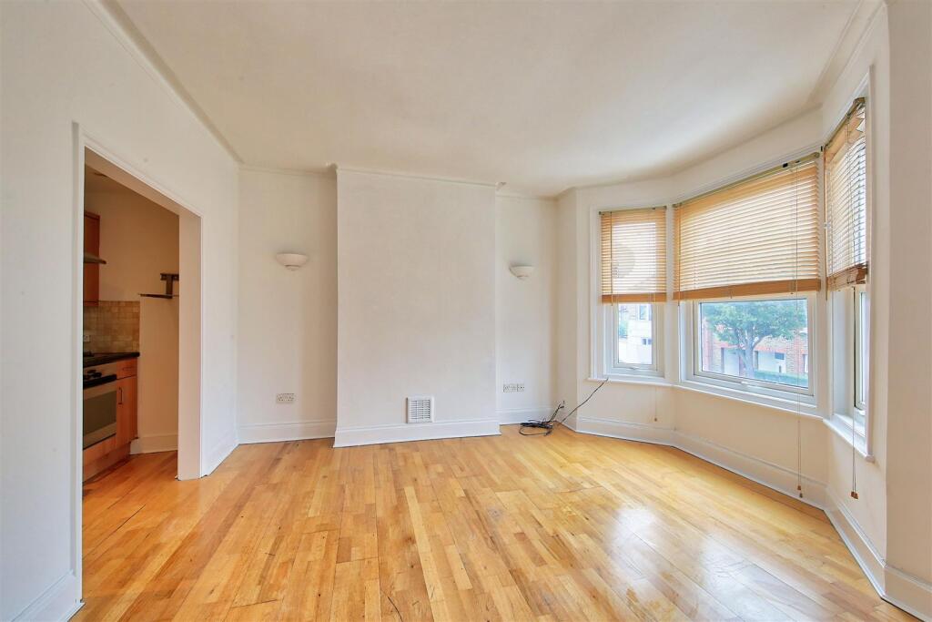 Apartment in London - View 5