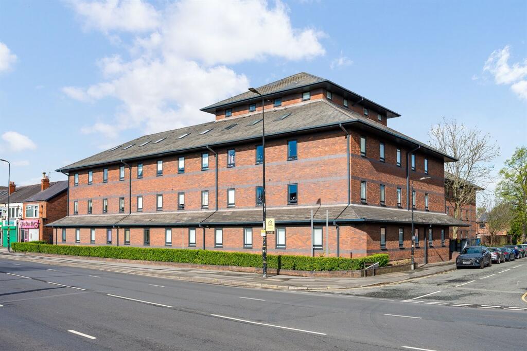 Main image of property: Park Avenue, Sale, M33