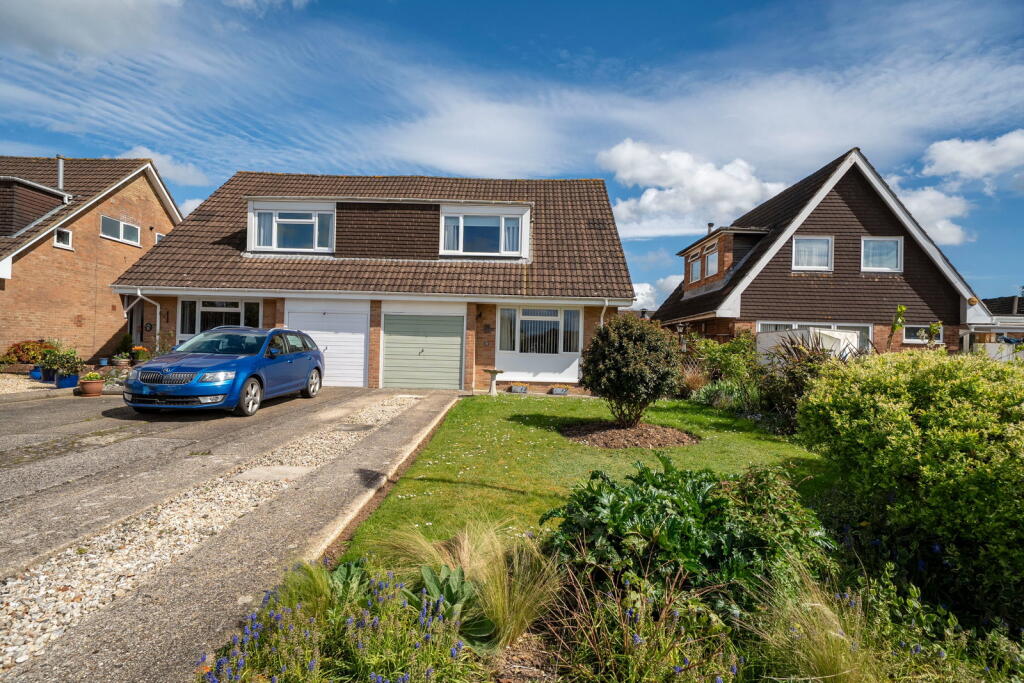 Main image of property: Hunters Close, Oakley, Basingstoke, RG23 7BG