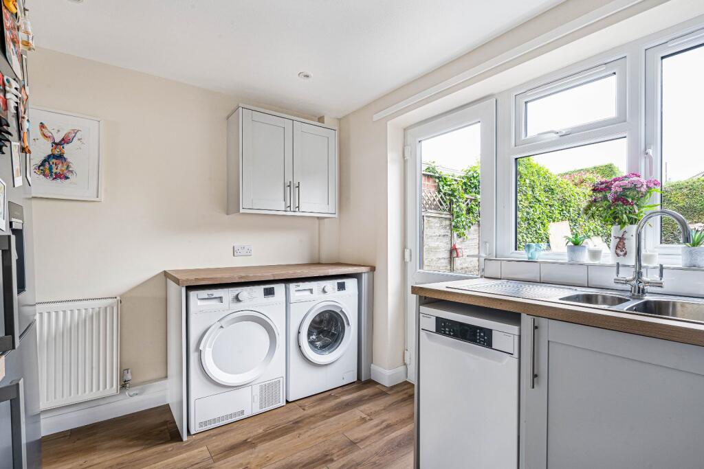 Greenfields Avenue, Alton, Hampshire - View 4