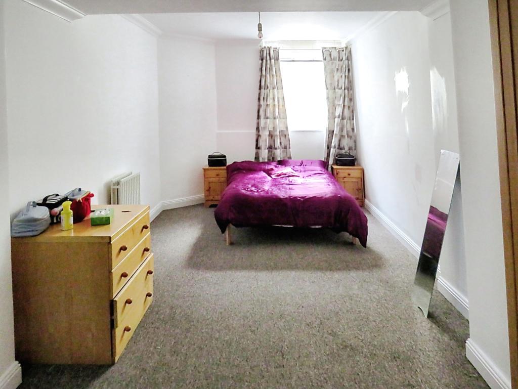 Apartment in Southampton - View 5