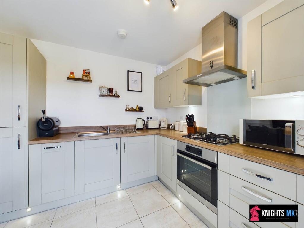 Apartment in Milton Keynes - View 3