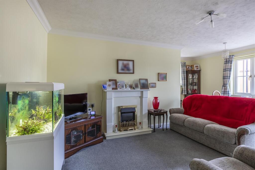Apartment in Faversham, Preston - View 3