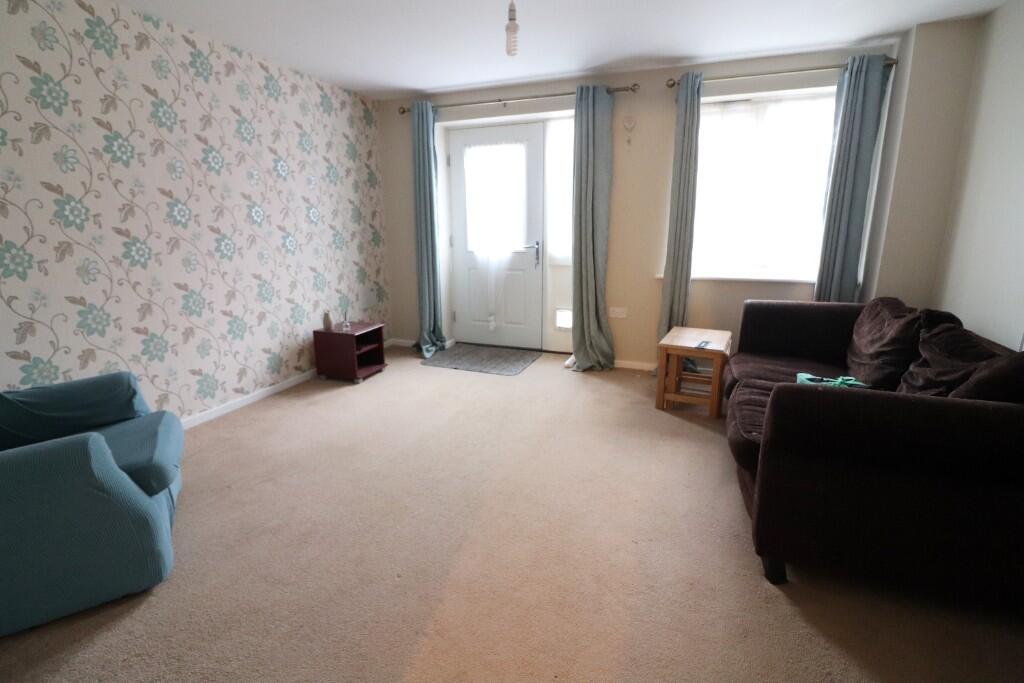 Aspen Way, Silsoe, Bedfordshire, MK45 4GF photo 3