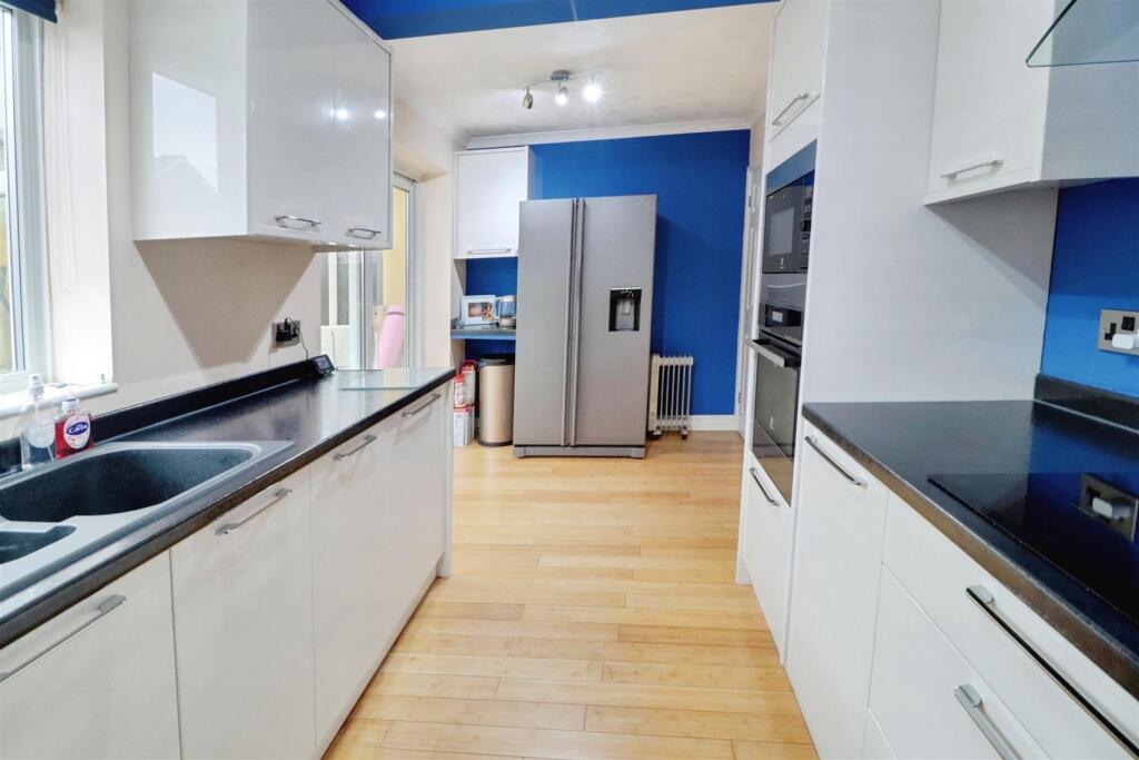 House in Bradfield Green, Leighton - More
