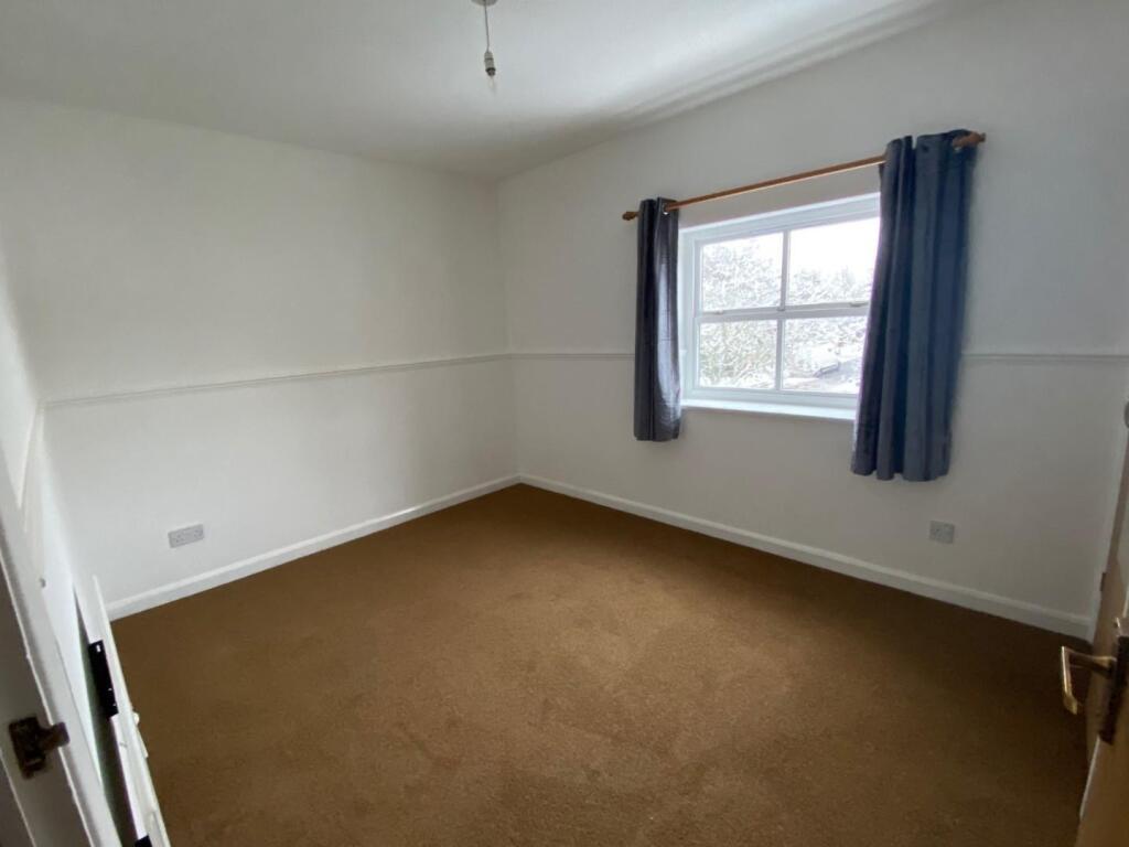Pickering Drive, Emerson Valley, Milton Keynes photo 4
