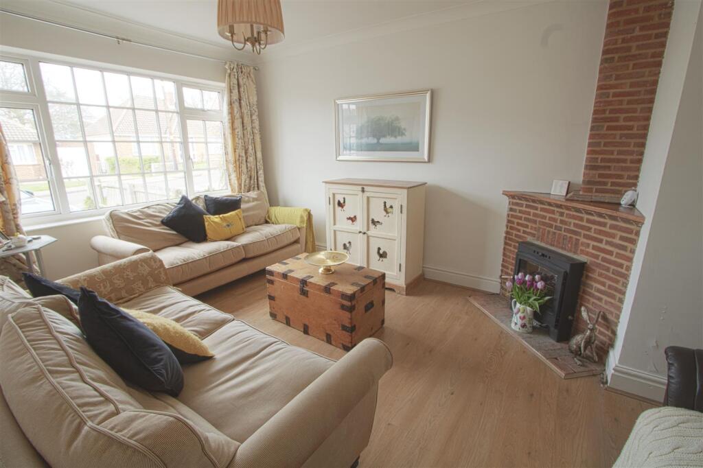 House in Basildon, Havering's Grove, Billericay - View 5