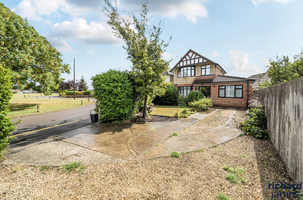 4-bed detached on Cumberland Road, Old Walcot, Swindon, SN3, £375,000