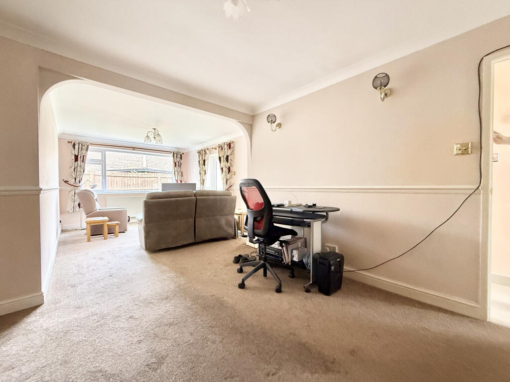 House in Ferndown - View 4