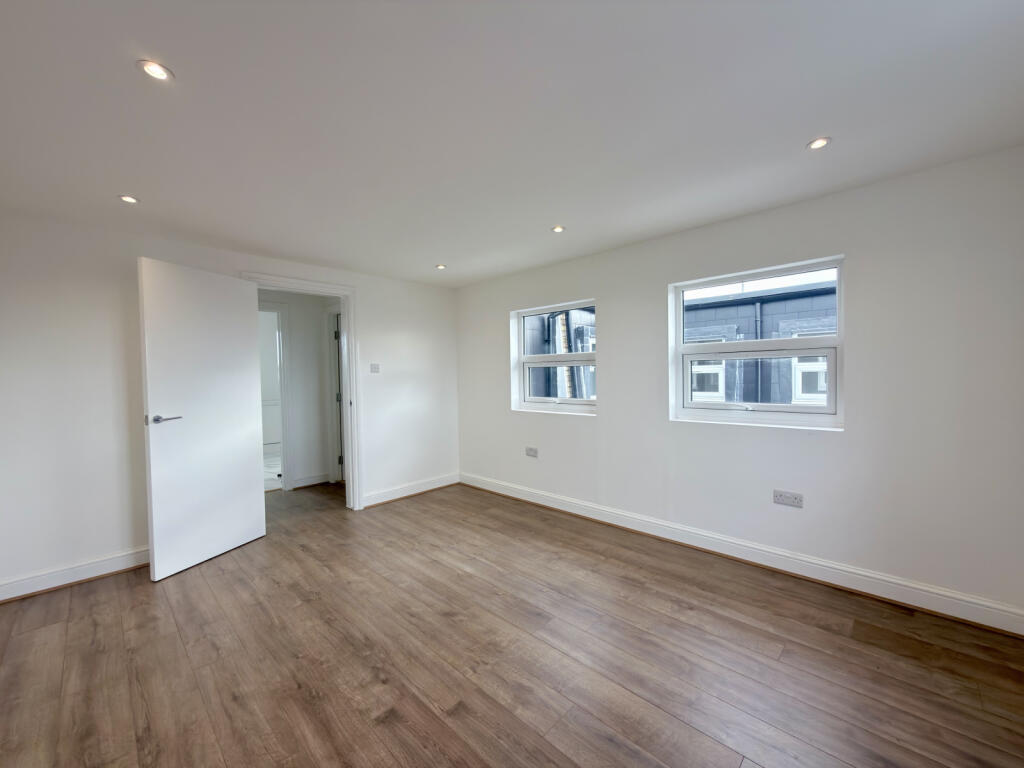 Apartment in London - View 3