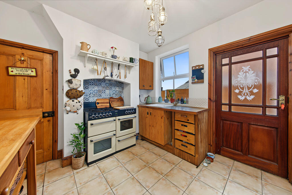 House in Chesterfield, Derbyshire - View 4