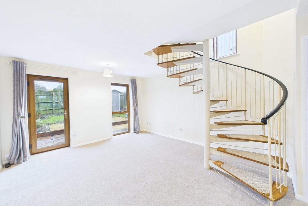 Foxtail Close, Stratford-upon-Avon photo 2