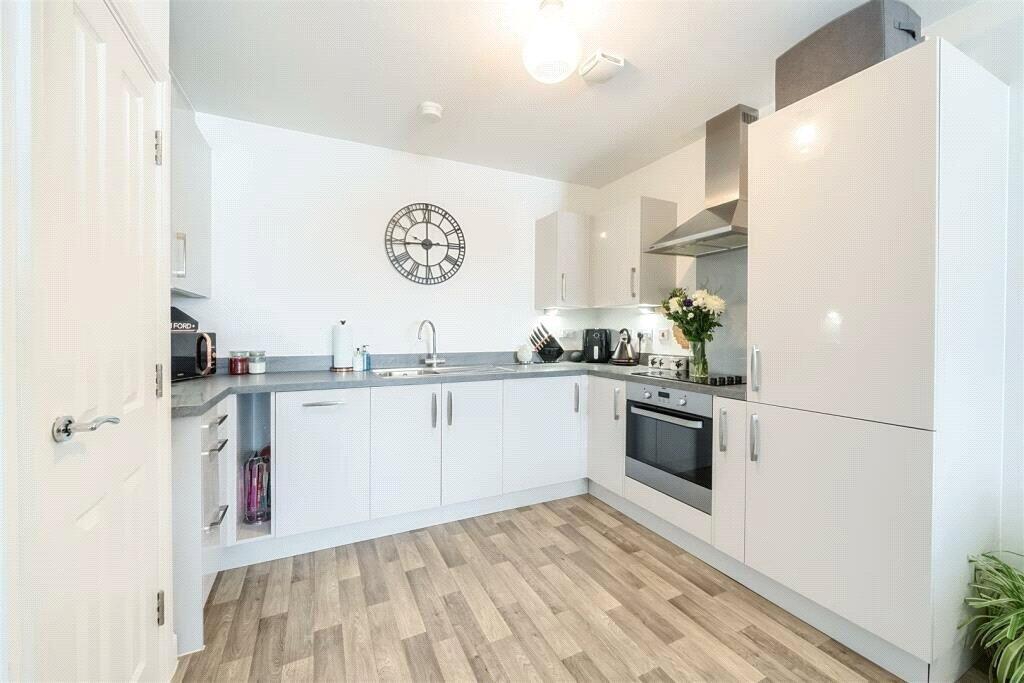 Apartment in Wokingham - View 3