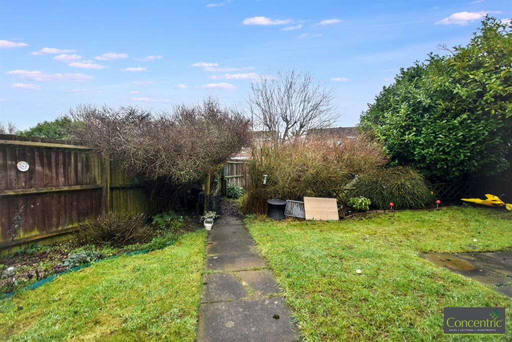 Apartment in Wolverhampton, Pendeford - View 5