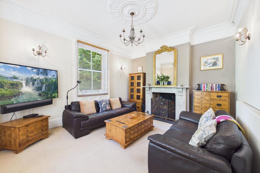 House in Wokingham - View 4