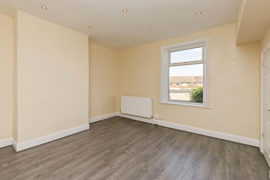 House in Bradford, West Yorkshire - View 4