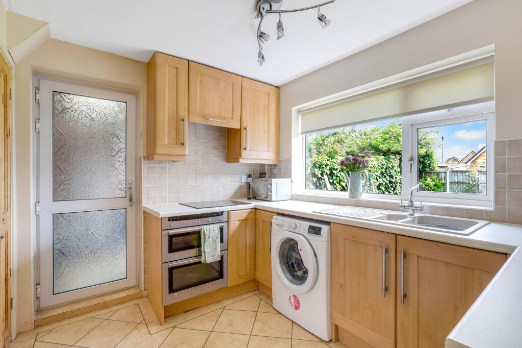 Frances Grove, Hucknall, NG15 - View 4