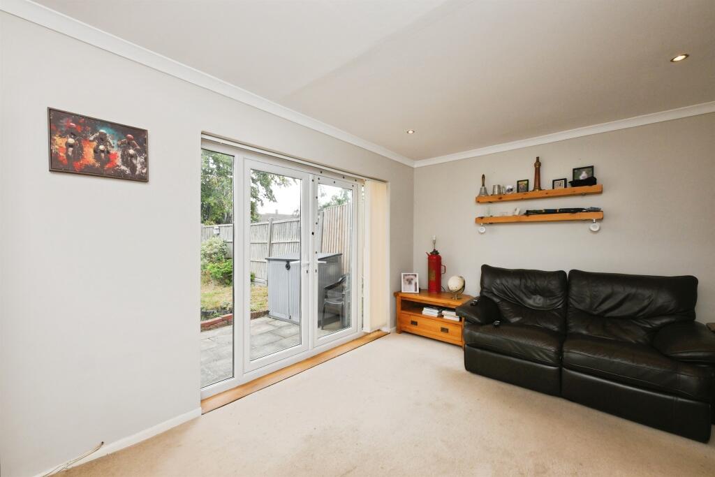 House in Harlow, Brays Grove - View 2