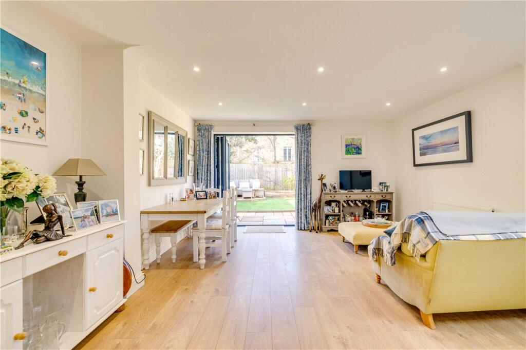 Main image of property: Birdhurst Road, London, SW18