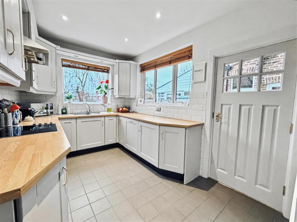 Stockport Road, Timperley, Altrincham – pohled 3
